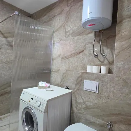 Ameti 6 New Near Airport Apartman Sarajevo
