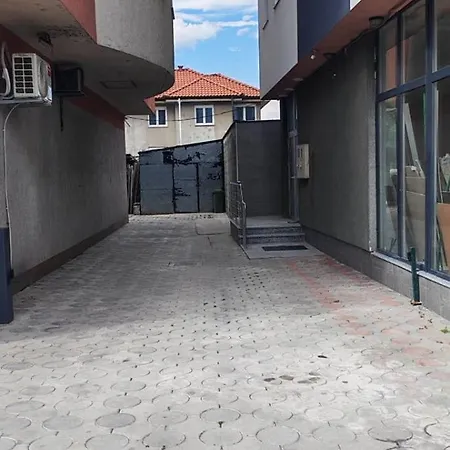 Ameti 6 New Near Airport Apartman Sarajevo